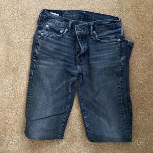 Black Levi’s 511 Jean
